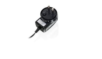 iogear GUE310AC power adapter/inverter Indoor Black1