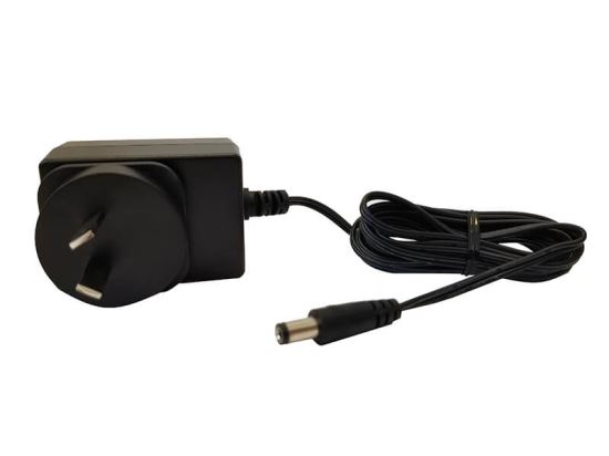 Vertiv 8746 power adapter/inverter Indoor Black1