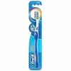 Oral-B EasyClean Manual Toothbrush 1