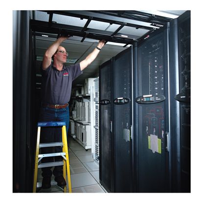 APC 2 Jahre On-Site Garantieerweiterung fuer SY 200 kVA 1